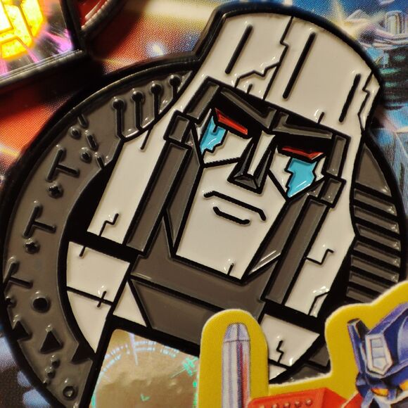 Transformers 40th Anniversary Optimus Prime & Megatron Enamel Pins Official Set - Picture 5 of 5